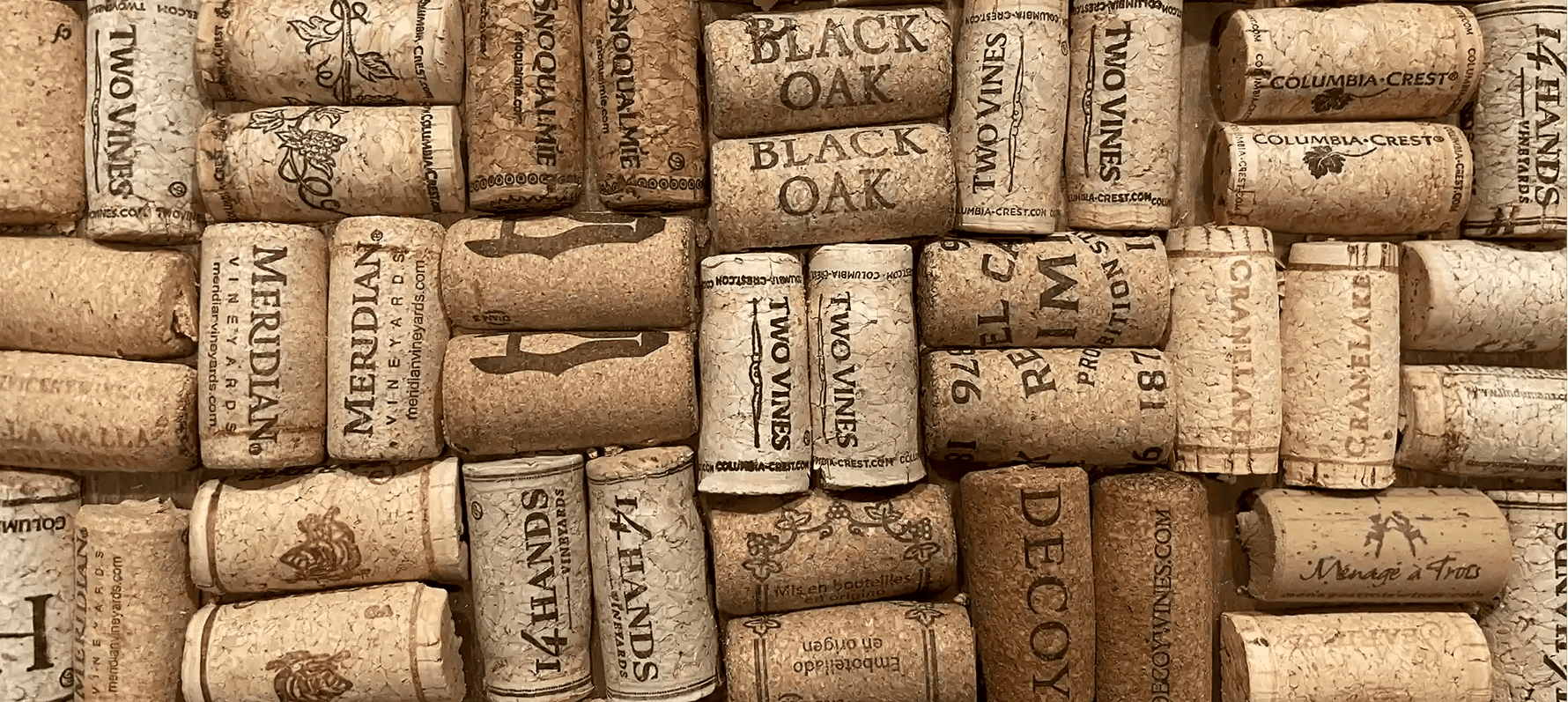 Composición fotográfica de corchos de botellas de vino