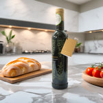 Aceite de Oliva Virgen Extra Premium Dominus Cosecha Temprana en escena de cocina de lujo