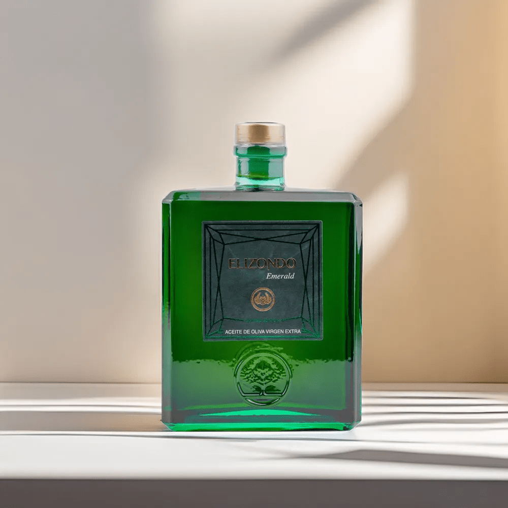 Elizondo emerald con fondo beige