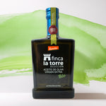Finca la Torre Hojiblanca Aceites de Oliva Virgen Extra 500ml ecológico con fondo de acuarela inspirado en el diseño de la botella